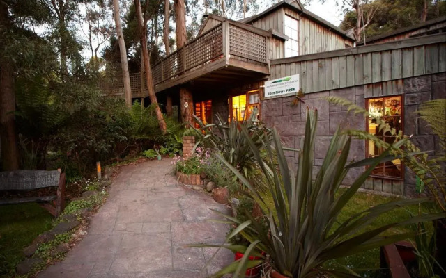 Crayfish Creek Van & Cabin Park