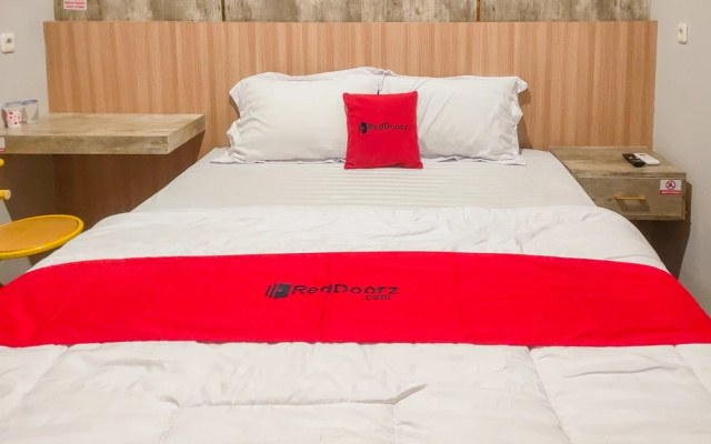 RedDoorz Syariah near Gelora Kadrie Oening Samarinda – Guest Rooms – Samarinda