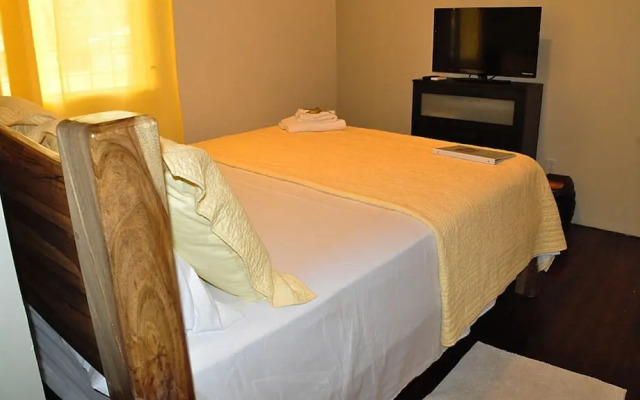 Sundowner Lodge
