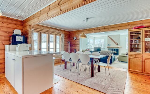 Tanoshii Chalet by H2 Life