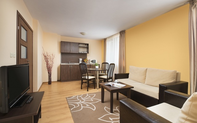 Royal Park Apartments