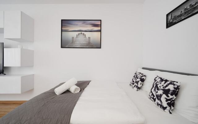 Bright Studio Legnicka by Renters