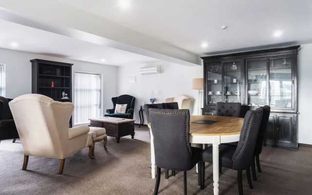 Manor Place Apartment