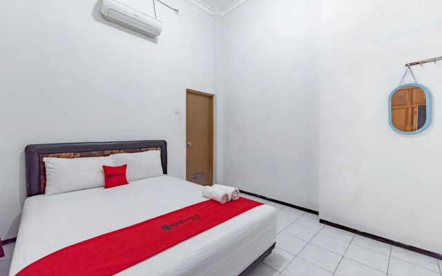 RedDoorz @ Ciliwung Guest House Syariah
