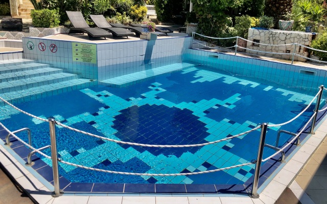 Pool Apartment Sol 6