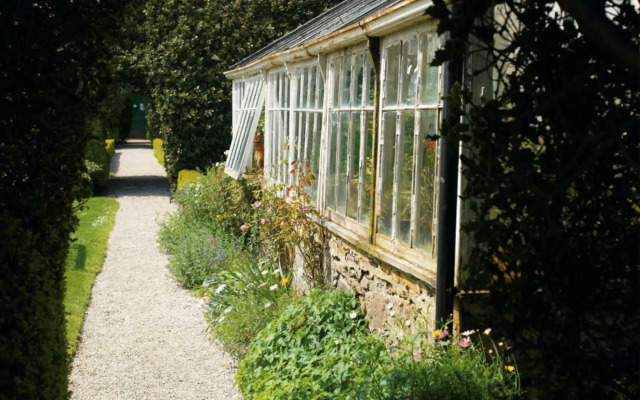 Macdonald Pittodrie House