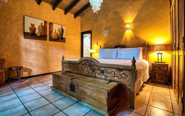 Mexican Style Villa With Private Pool, Free Utilities