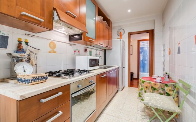 Vatican House - Near Metro Station