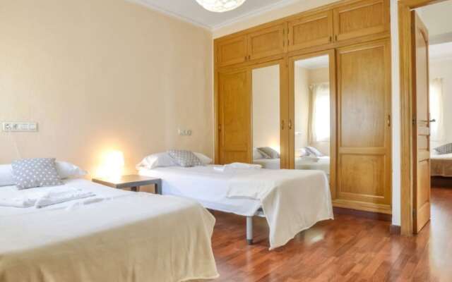 Villa - 12 Bedrooms with Pool and WiFi - 106430