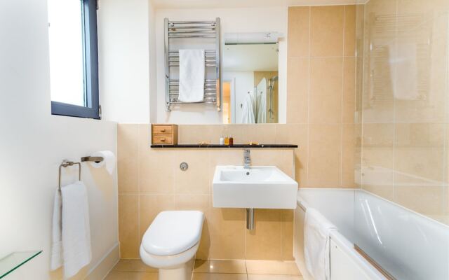 Charming Hackney Apartment with Garden