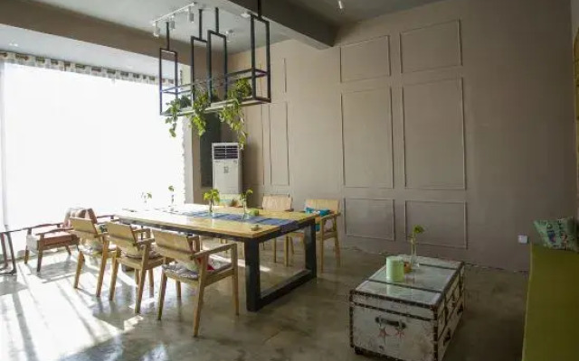 Weizhou Island Tea Language Sea Inn (Shiluokou Dishui Danping Scenic Area)
