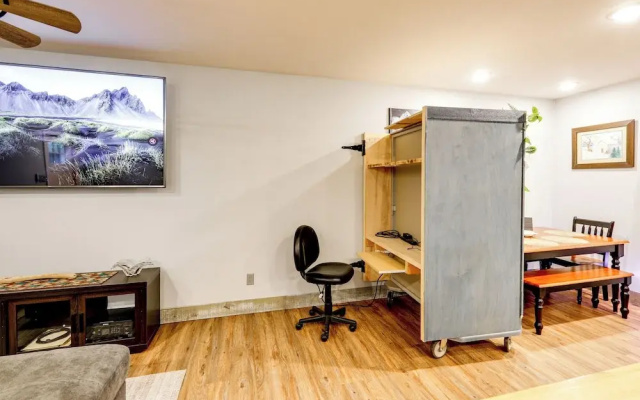 Walk to Dtwn: Dog-friendly Retreat in Fairbanks!