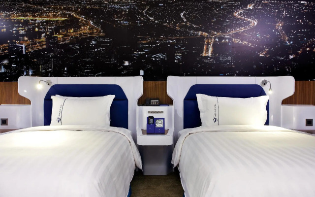 Airline lnn Green Park Way