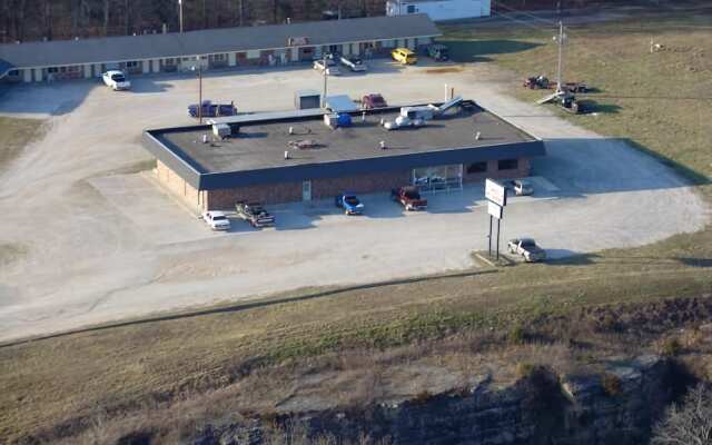 Ozark Plaza Motel & RV Park