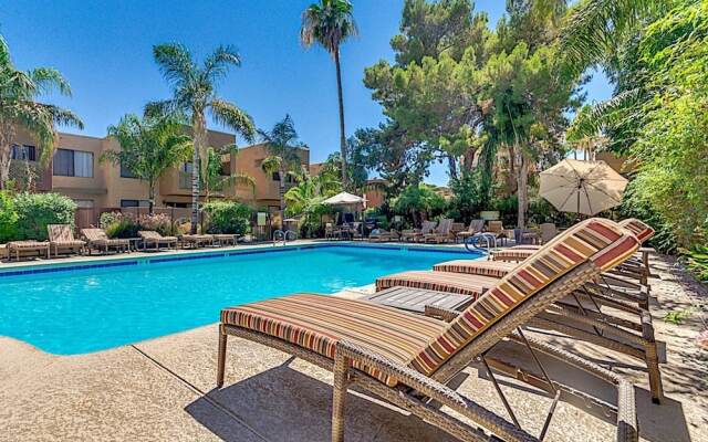 Sunscape Getaway 1BR by Casago
