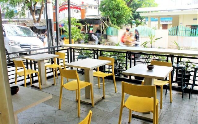 ZEN Rooms Basic Mangga Besar 5