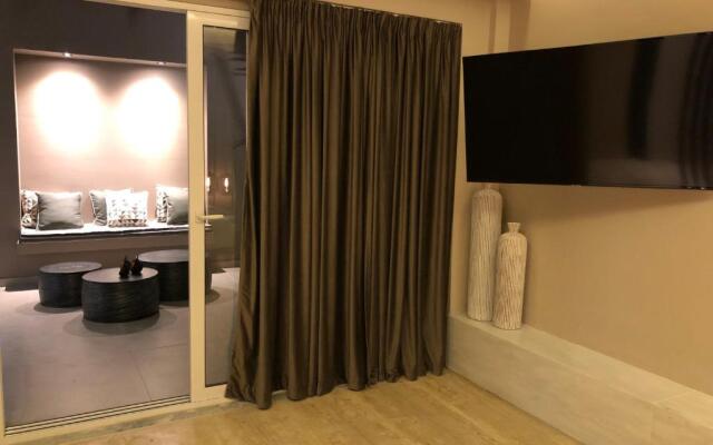Ionian Eye Design Studios & Spa
