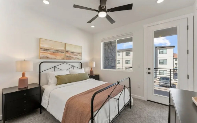 Sand Cove Retreat 5 Bedroom Townhouse