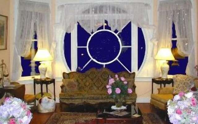 Robins Nest Bed & Breakfast