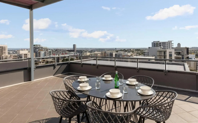 Meriton Suites Waterloo