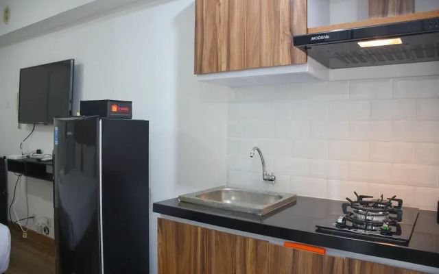 Elegant and Comfy Studio at Bassura City Apartment