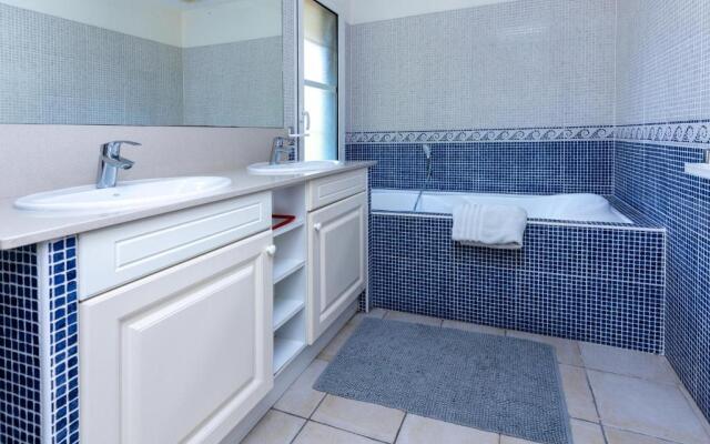 Care Villa T4 avec piscine