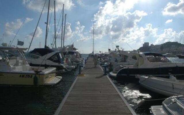 Hotel Gennarino A Mare