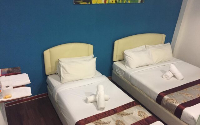 Woodpecker Lodge Kuching