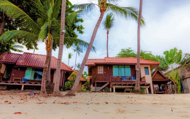 Bangrak Pier Bungalow