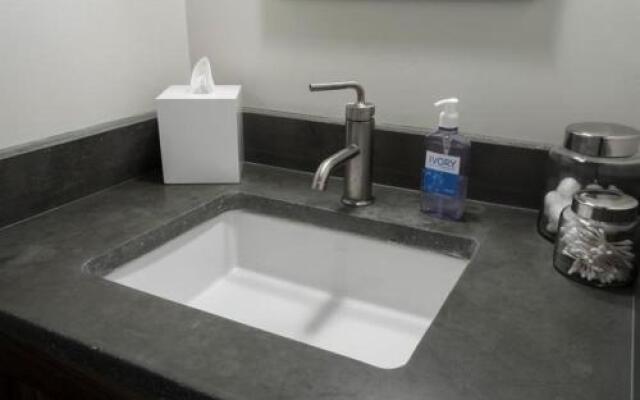 Oliver Pet Friendly Rental