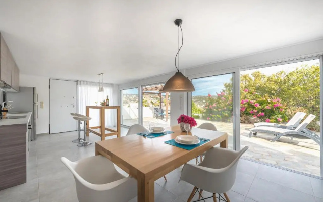 Panorama Residence 2min drive from the Beach