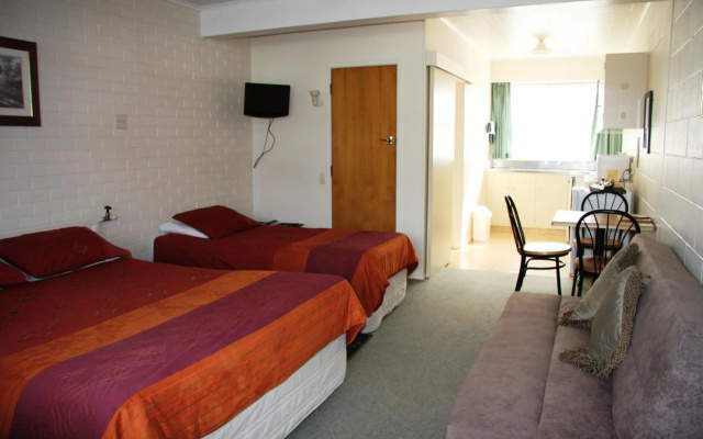 Kuirau Park Motor Lodge – Guest Rooms – Rotorua