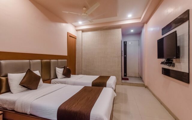 OYO 7727 Hotel Sarovar Grand