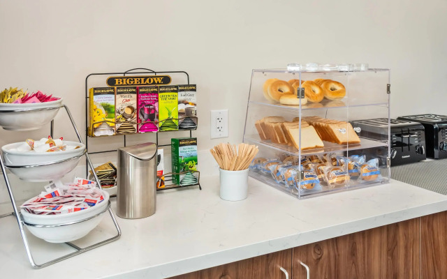 Comfort Inn & Suites