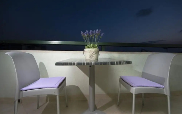 Gianni - Modern & Great Location - A3