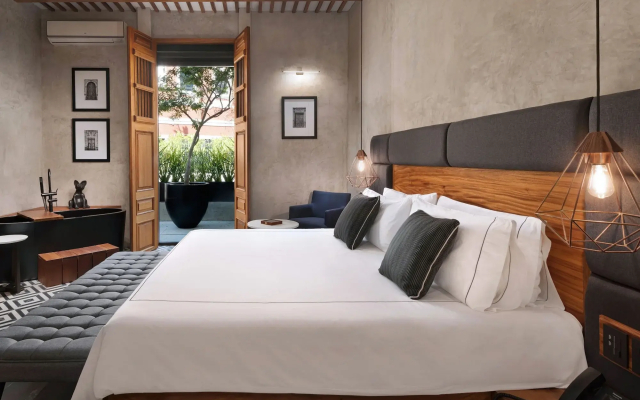 Diez Diez Collection