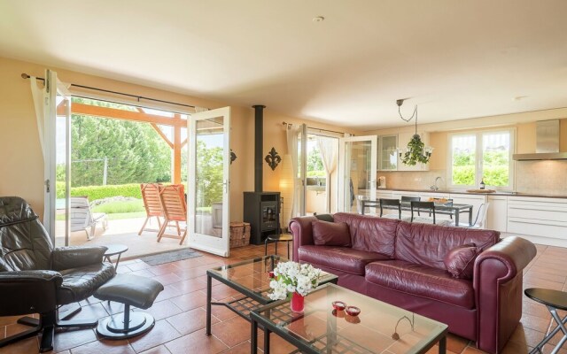 Spaciosu Holiday Home in Sadillac with Swimming Pool