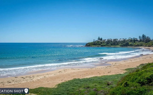 Dolphin Breeze - fully fenced and pet friendly