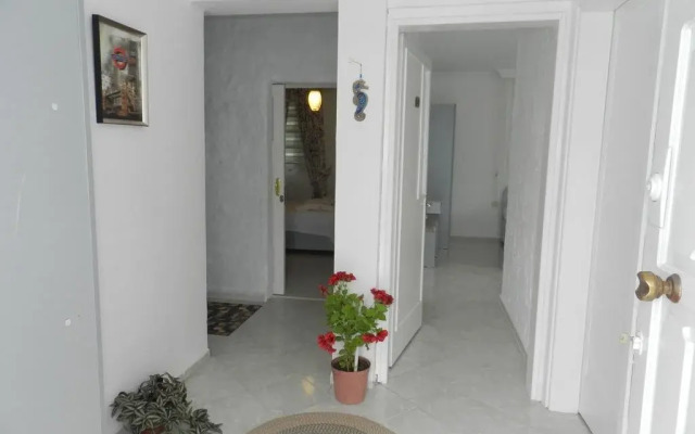 Ela Hotel