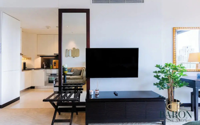 Amazing Studio, Address Marina.