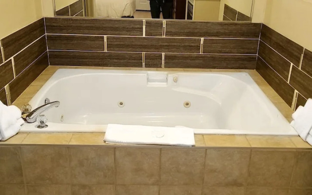 Riviera Inn and Suites 1000 Islands