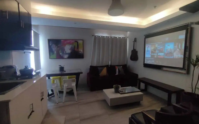 L1 Twin Bed Staycation in Bonifacio Global City