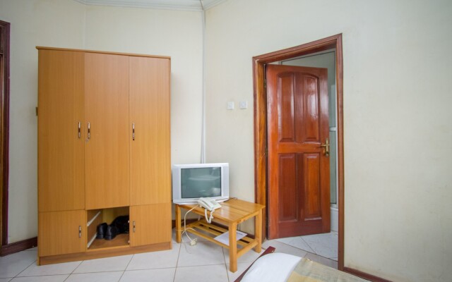 Tiptone Hotel