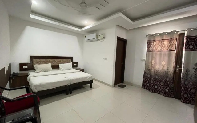 Oyo 63988 Hotel Dolphin