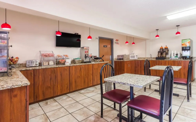 Super 8 Germantown Milwaukee