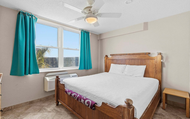 Hawaiian Inn 502