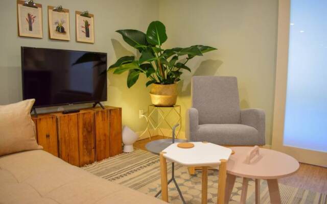 Modern 2 Bedroom West End Suite