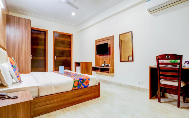 FabHotel Golf Course Sapphire