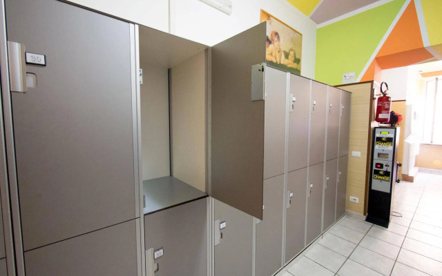 Alessandro Downtown Hostel