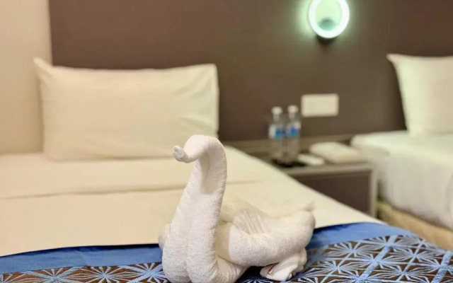 OYO 44043 First Garden Hotel